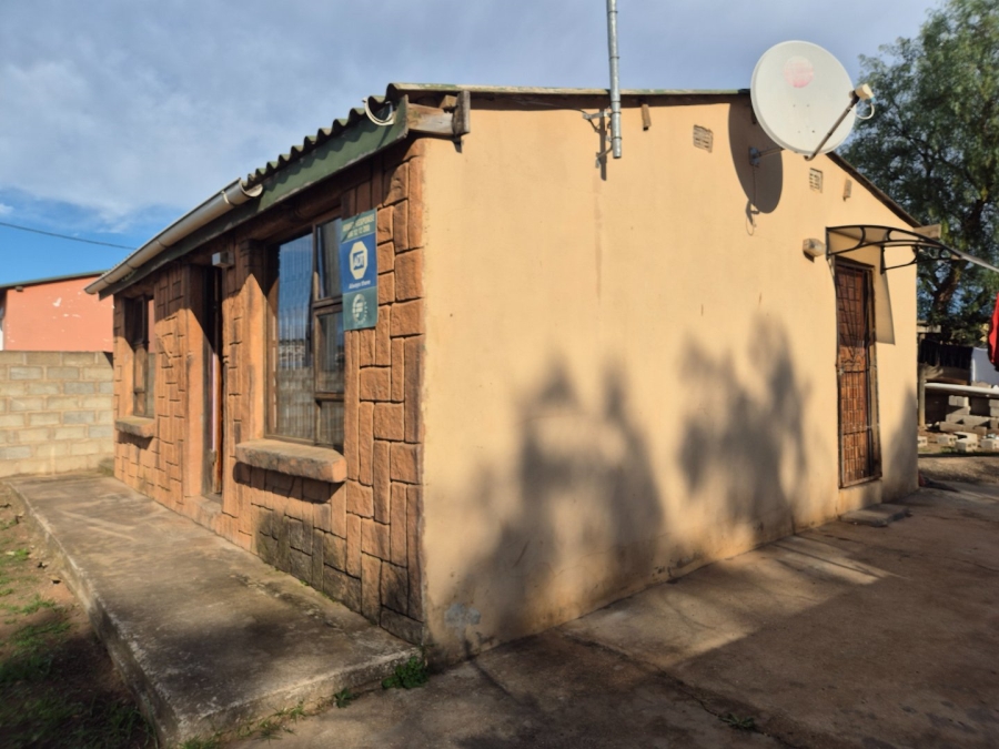 2 Bedroom Property for Sale in Kwa Nobuhle Eastern Cape